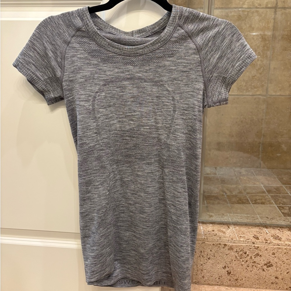 lululemon athletica Gray Short Sleeve Tee